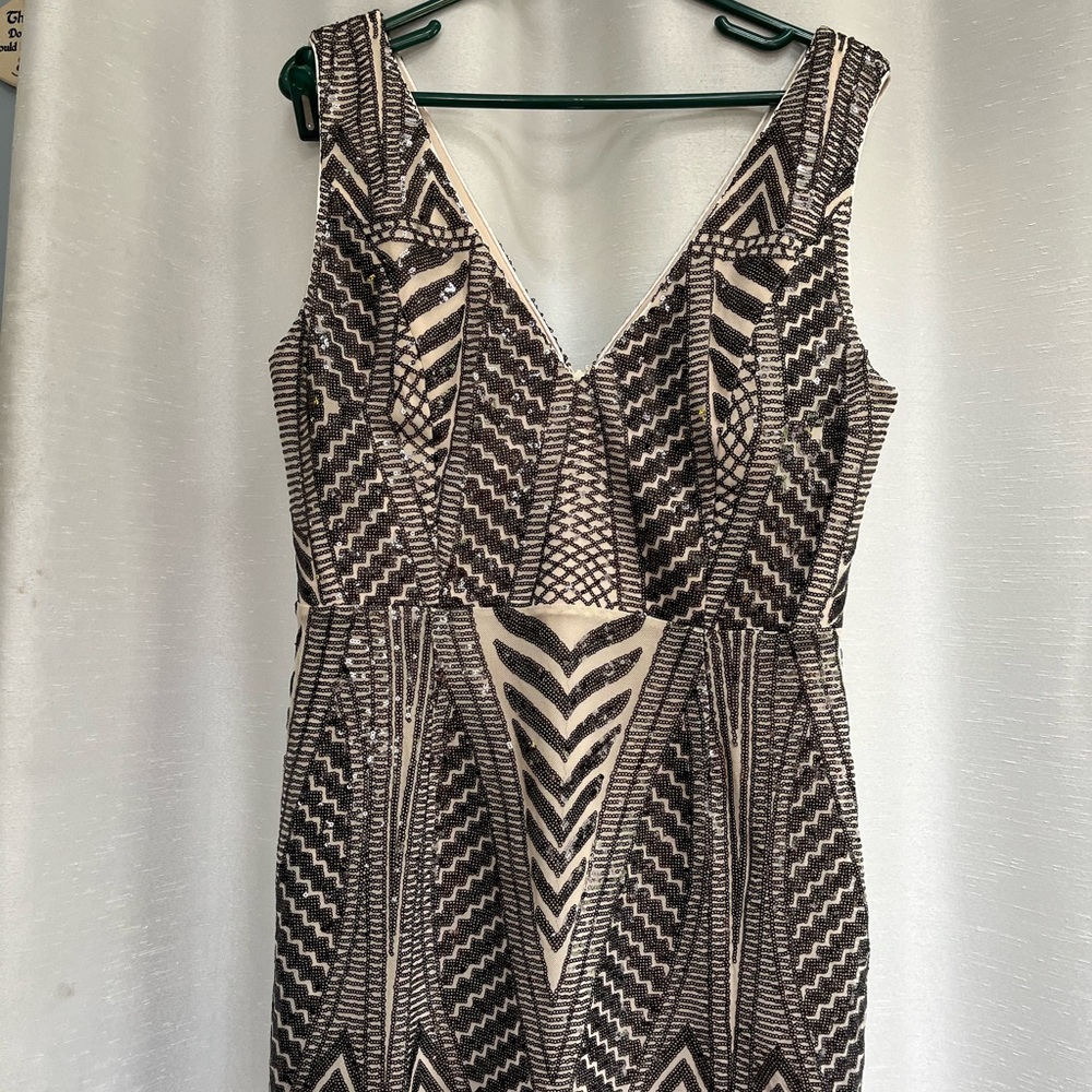Lulu’s size XL black & creme dress w/sequins.